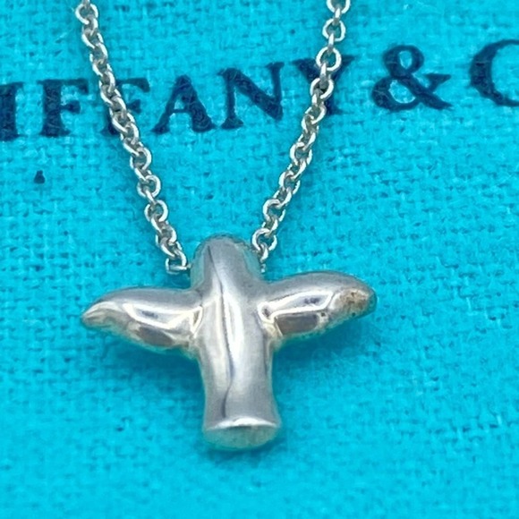 Tiffany & Co. Sliver Elsa Peretti Dove Bird Pendant Necklace - Picture 2 of 8